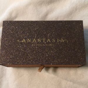 Anastasia Beverly Hills Eyeshadow Vault Collection